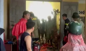 Cứu sống bé gái bị đất đá vùi lấp gần 3 tiếng