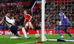 Man Utd gặp Tottenham ở tứ kết Cup Liên đoàn