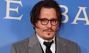 Johnny Depp: Có kẻ mạo danh tôi lừa tiền fan