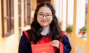 Cú đúp điểm tuyệt đối của nữ thủ khoa chuyên Toán