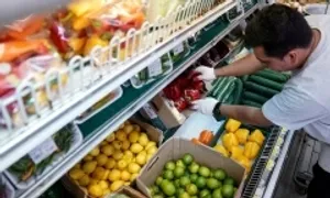 Niềm tin tiêu dùng của người Mỹ thấp nhất 3 năm